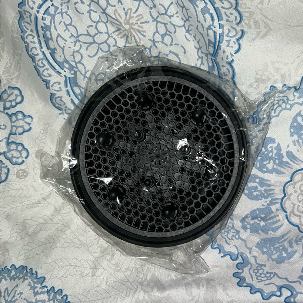 NWT Universal Collapsible Hair Dryer Diffuser Attachment Fits Most Hair Dryers